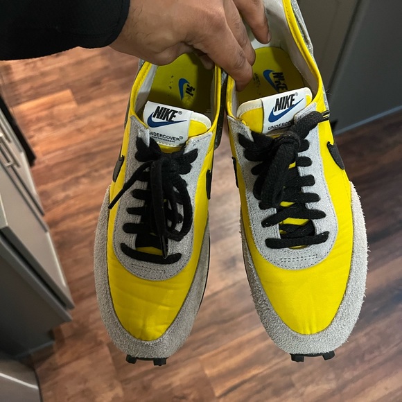 Nikes - Picture 3 of 4